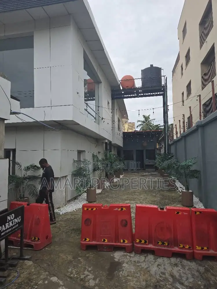 Spacious Commercial Duplex