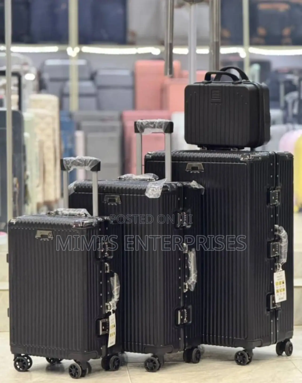 Set of 4 Aluminum Luggage Cases Box
