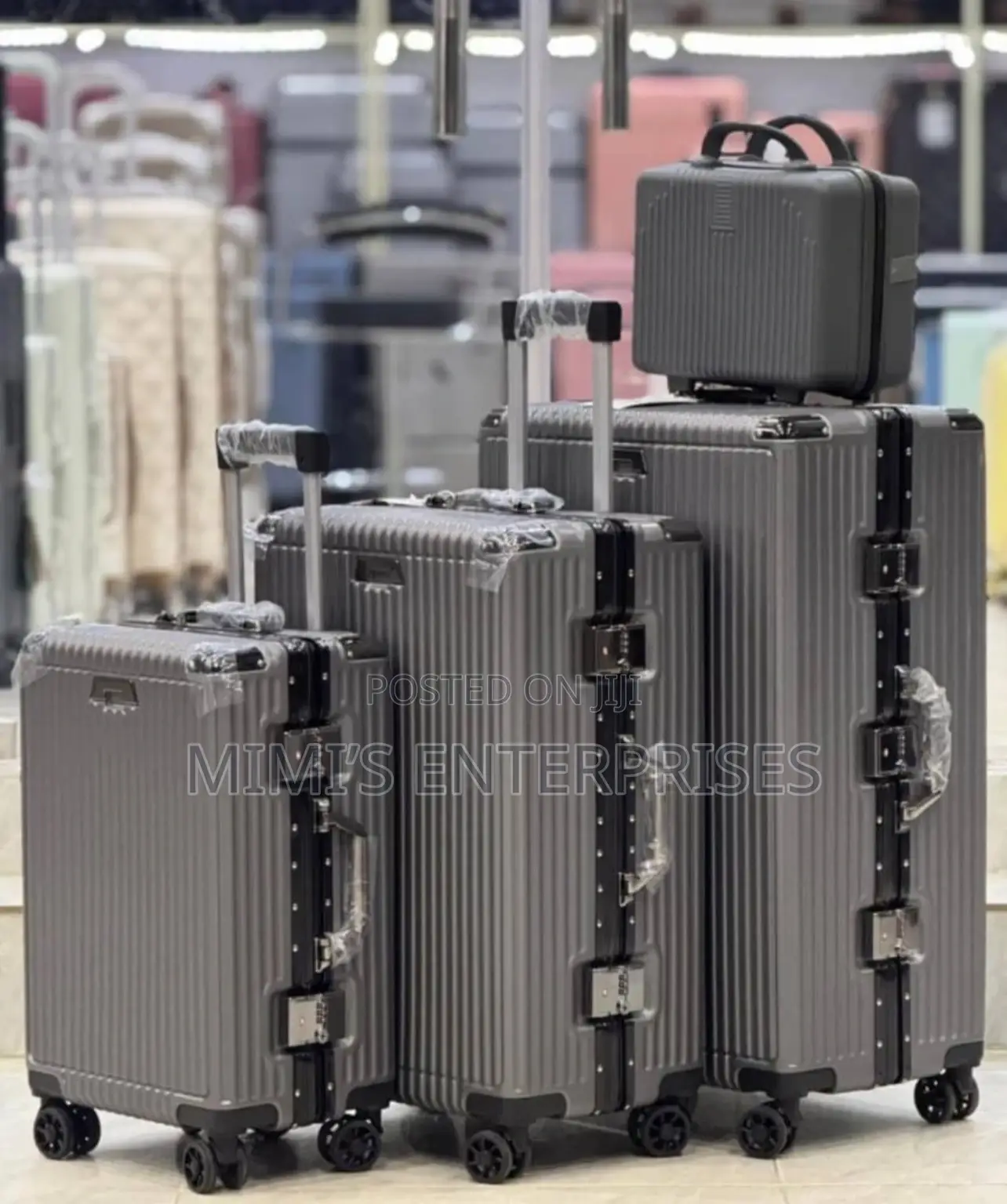 Set of 4 Aluminum Luggage Cases Box