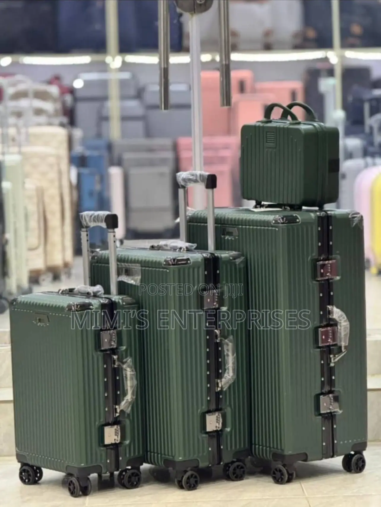 Set of 4 Aluminum Luggage Cases Box