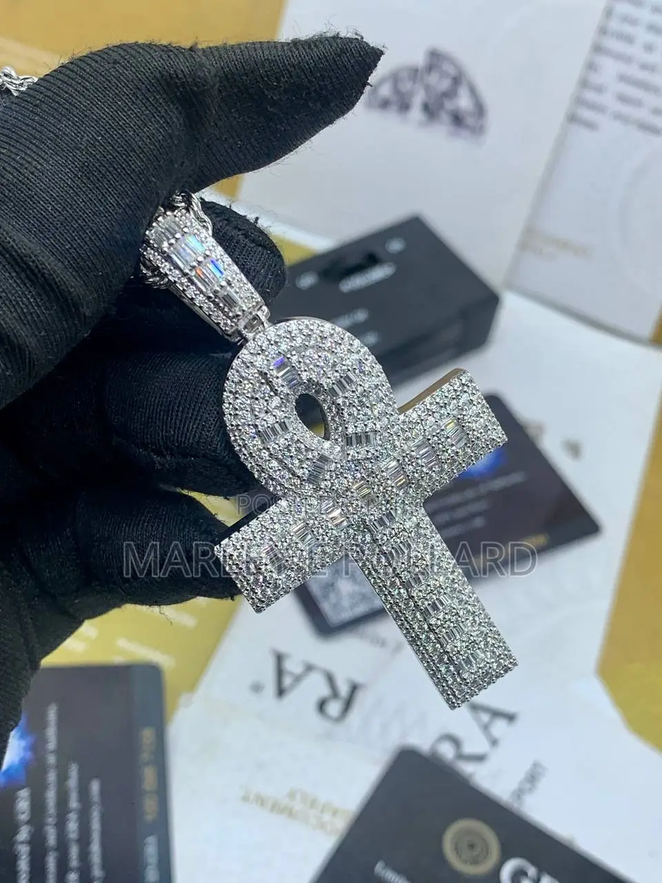 Glove Moissanite Diamond Pendant Chain