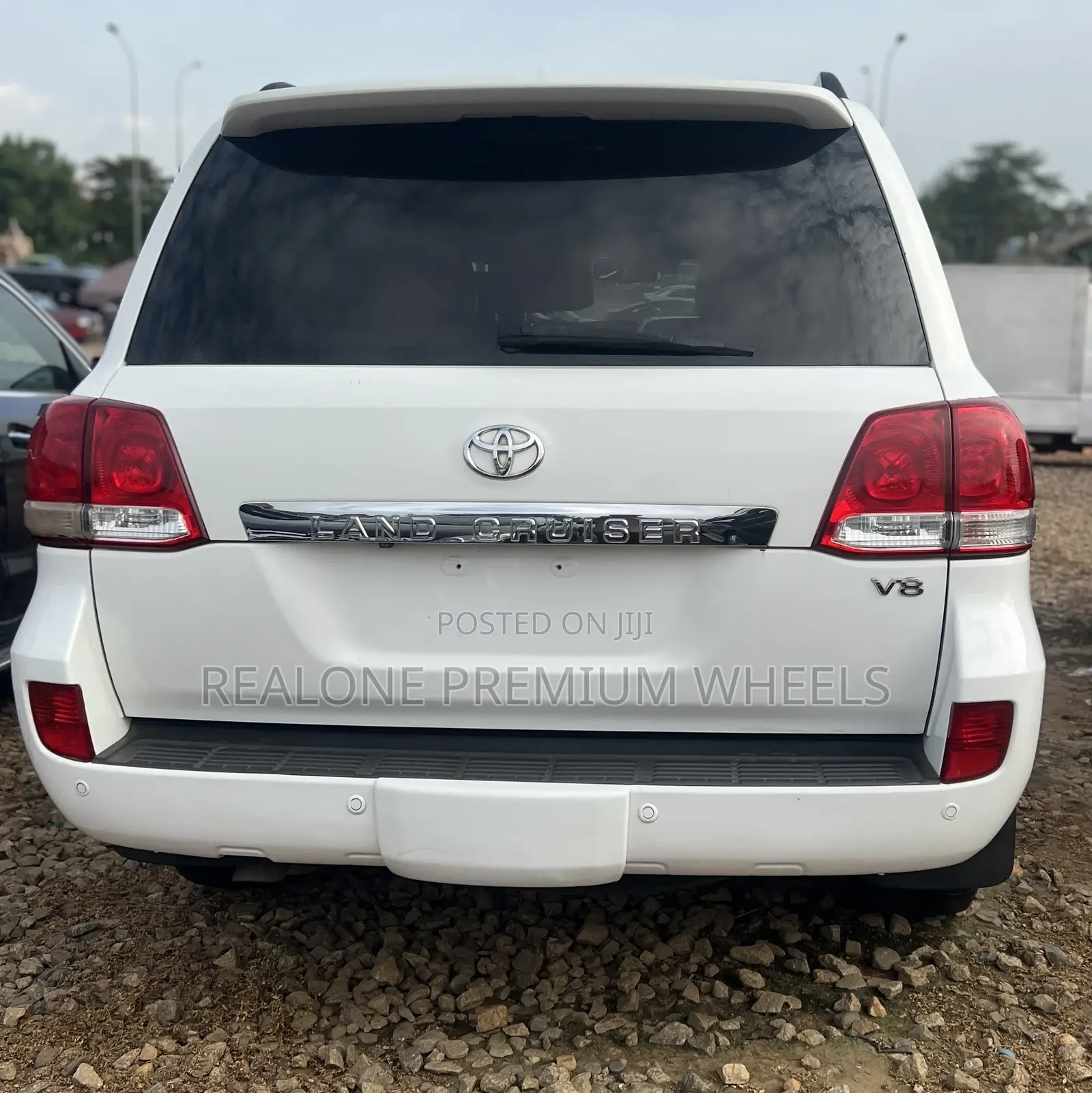 Toyota Land Cruiser 5.7 V8 2011 White