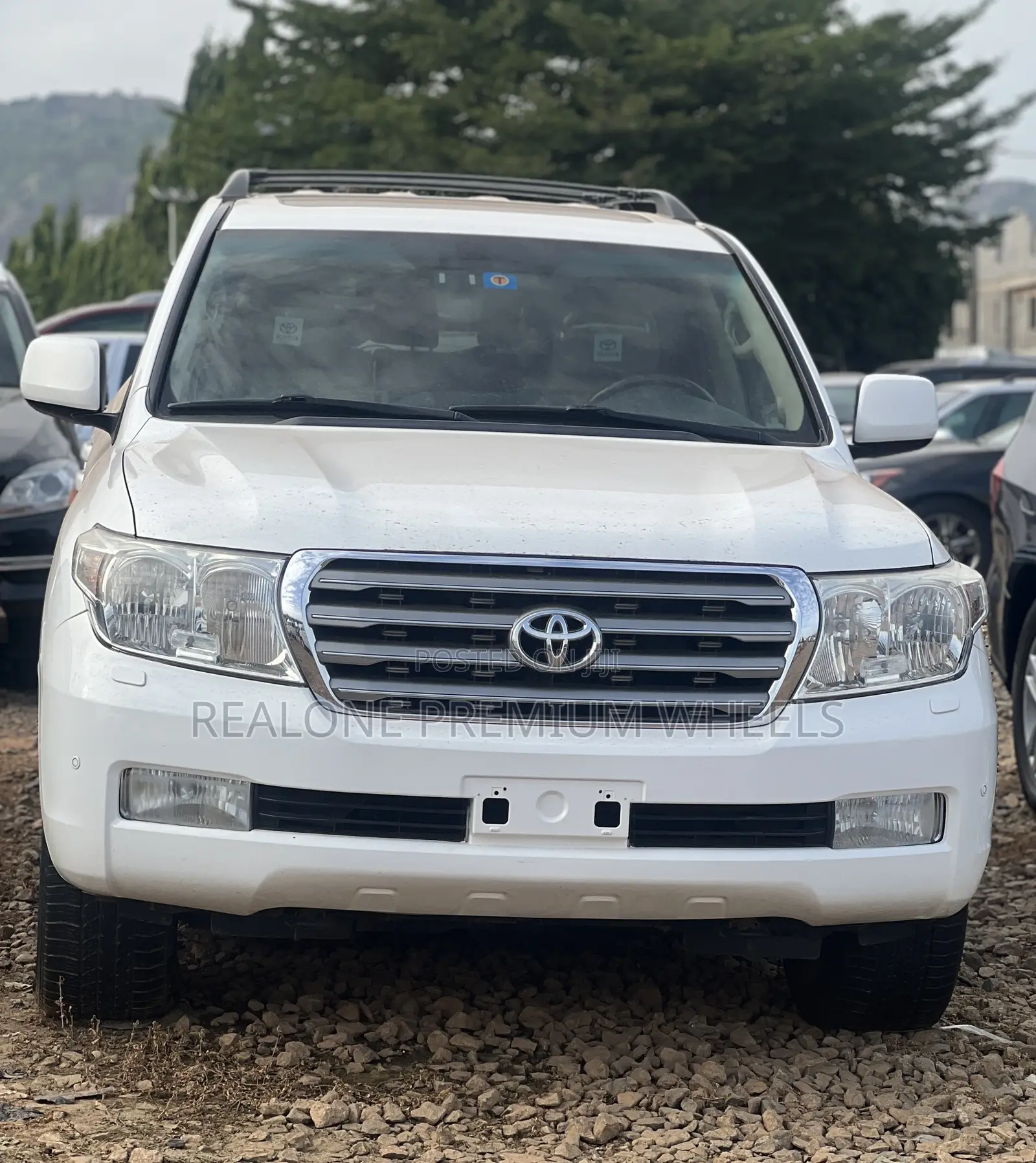 Toyota Land Cruiser 5.7 V8 2011 White