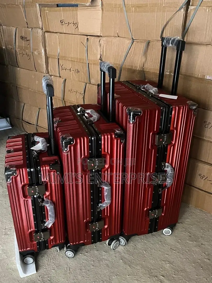 Solid Set Of 3 Traveling Luggage Aluminum