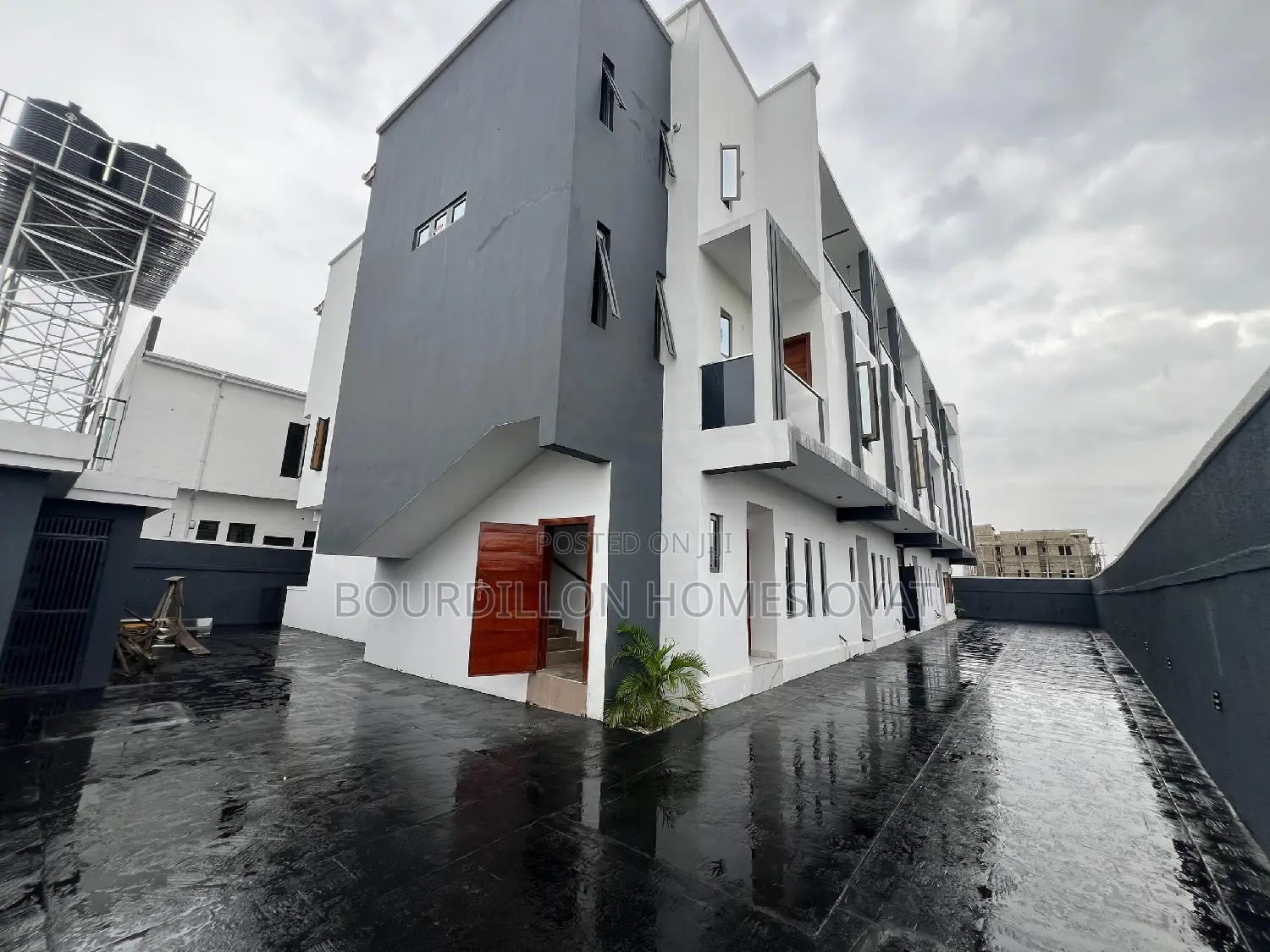 3bdrm Duplex in Lekki for sale