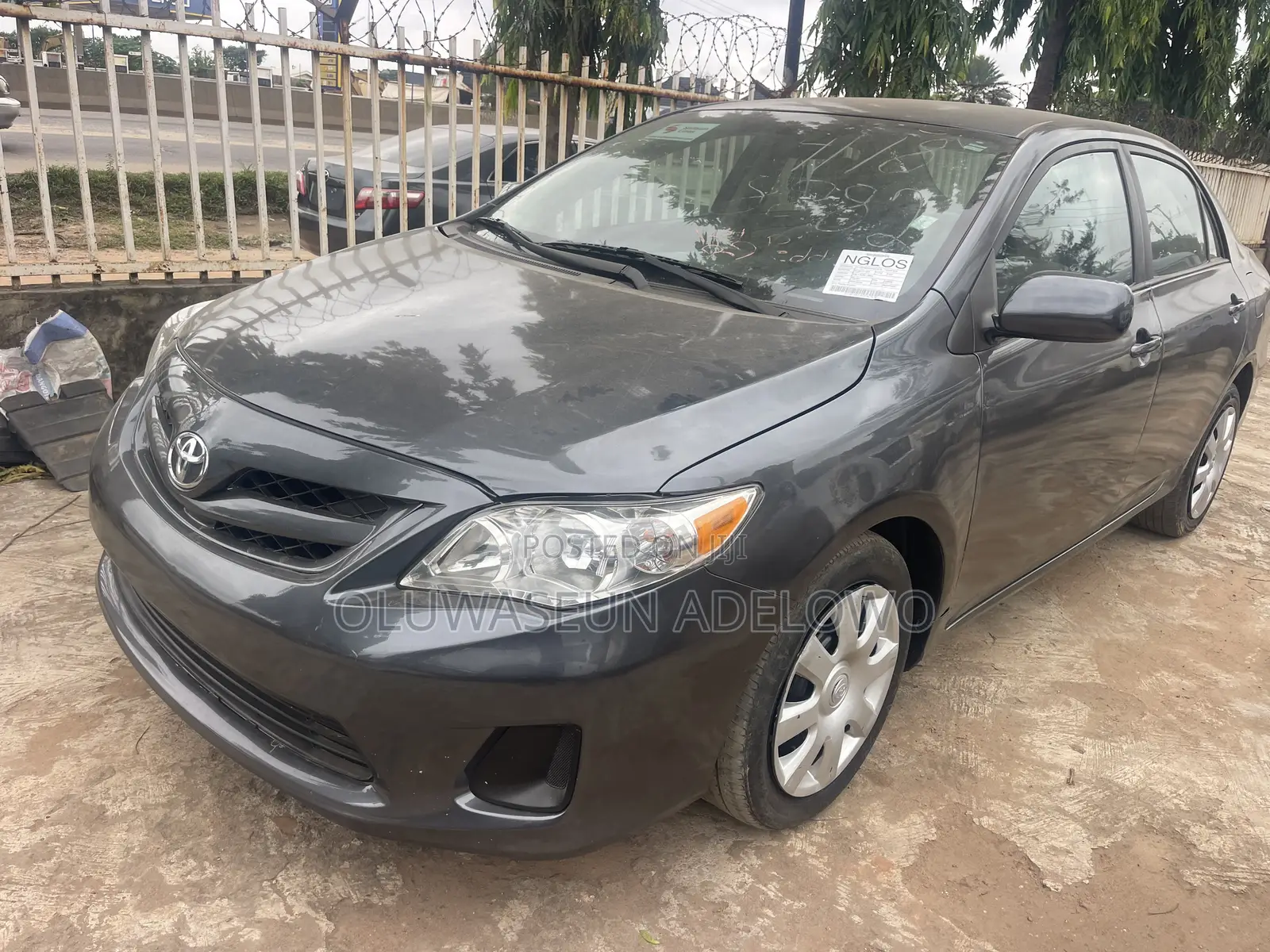 Toyota Corolla LE 4dr Sedan (1.8L 4cyl 4A) 2012 Gray