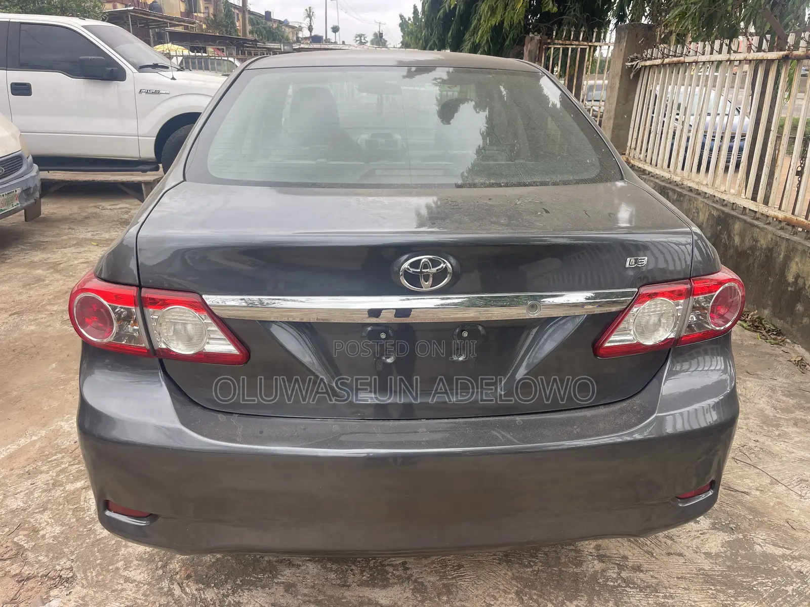Toyota Corolla LE 4dr Sedan (1.8L 4cyl 4A) 2012 Gray