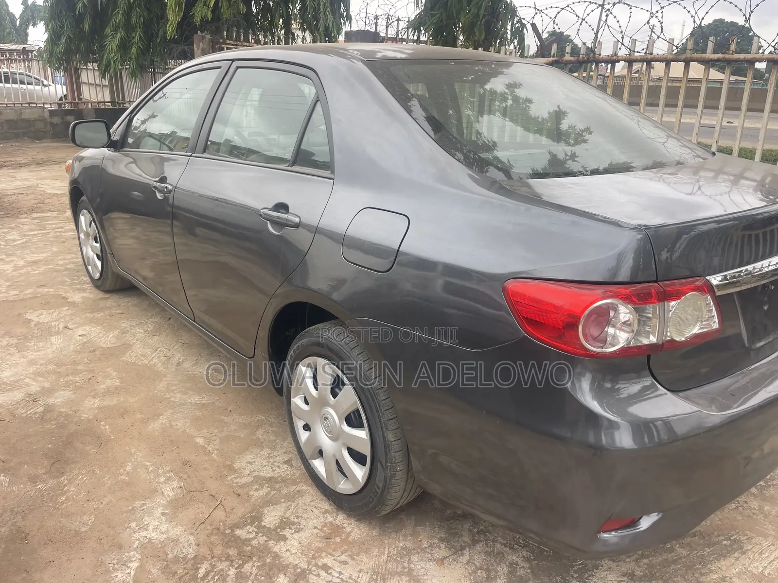 Toyota Corolla LE 4dr Sedan (1.8L 4cyl 4A) 2012 Gray