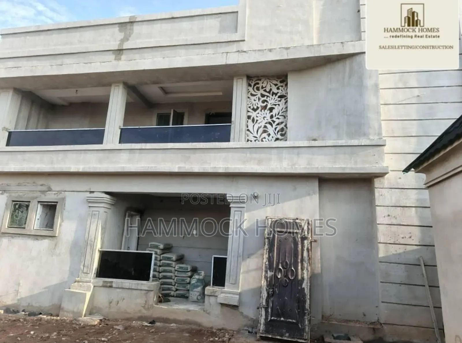 4bdrm Duplex in Jericho Gra for sale