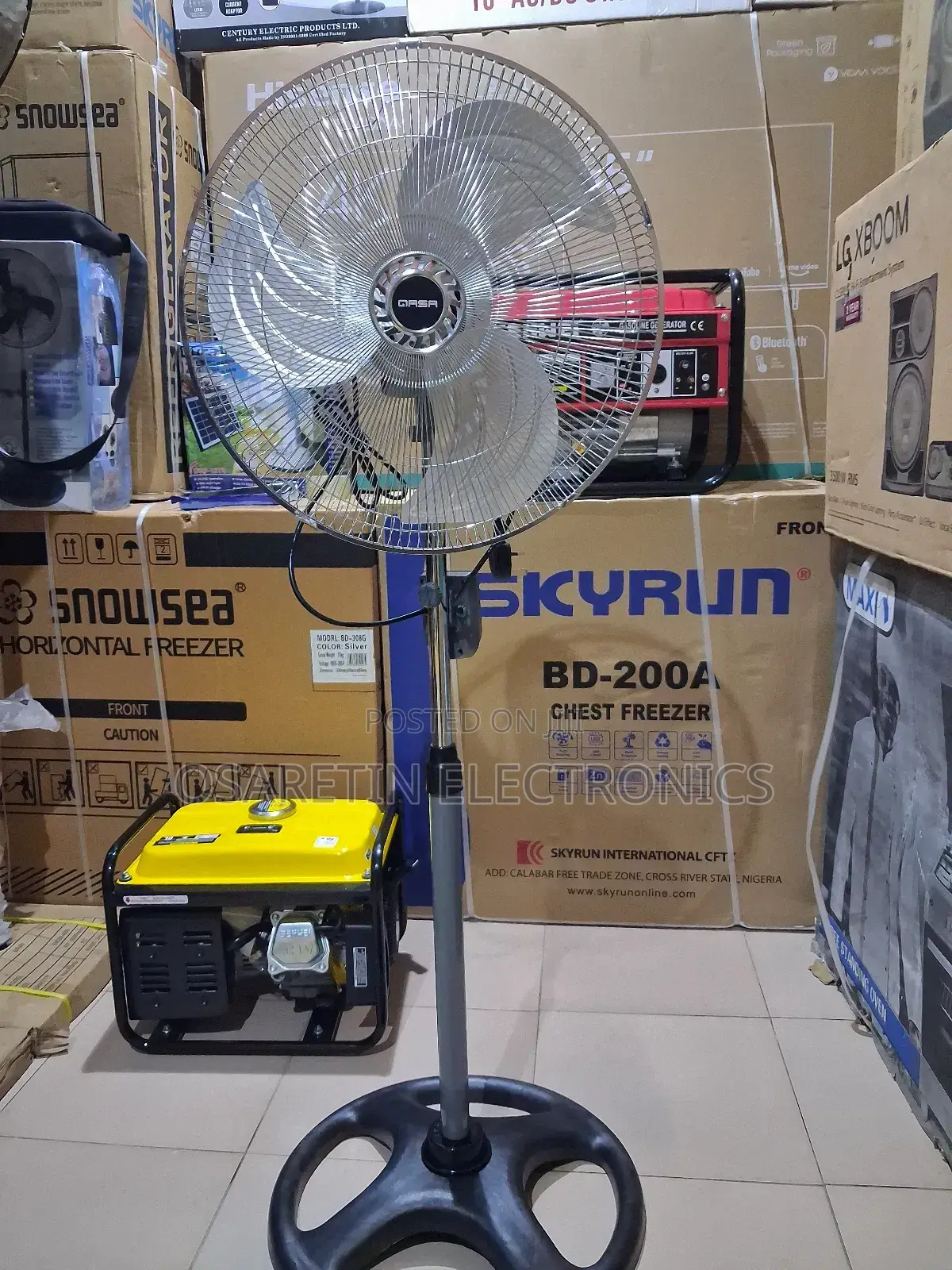 Qasa Iron Standing Fan 18 Inches