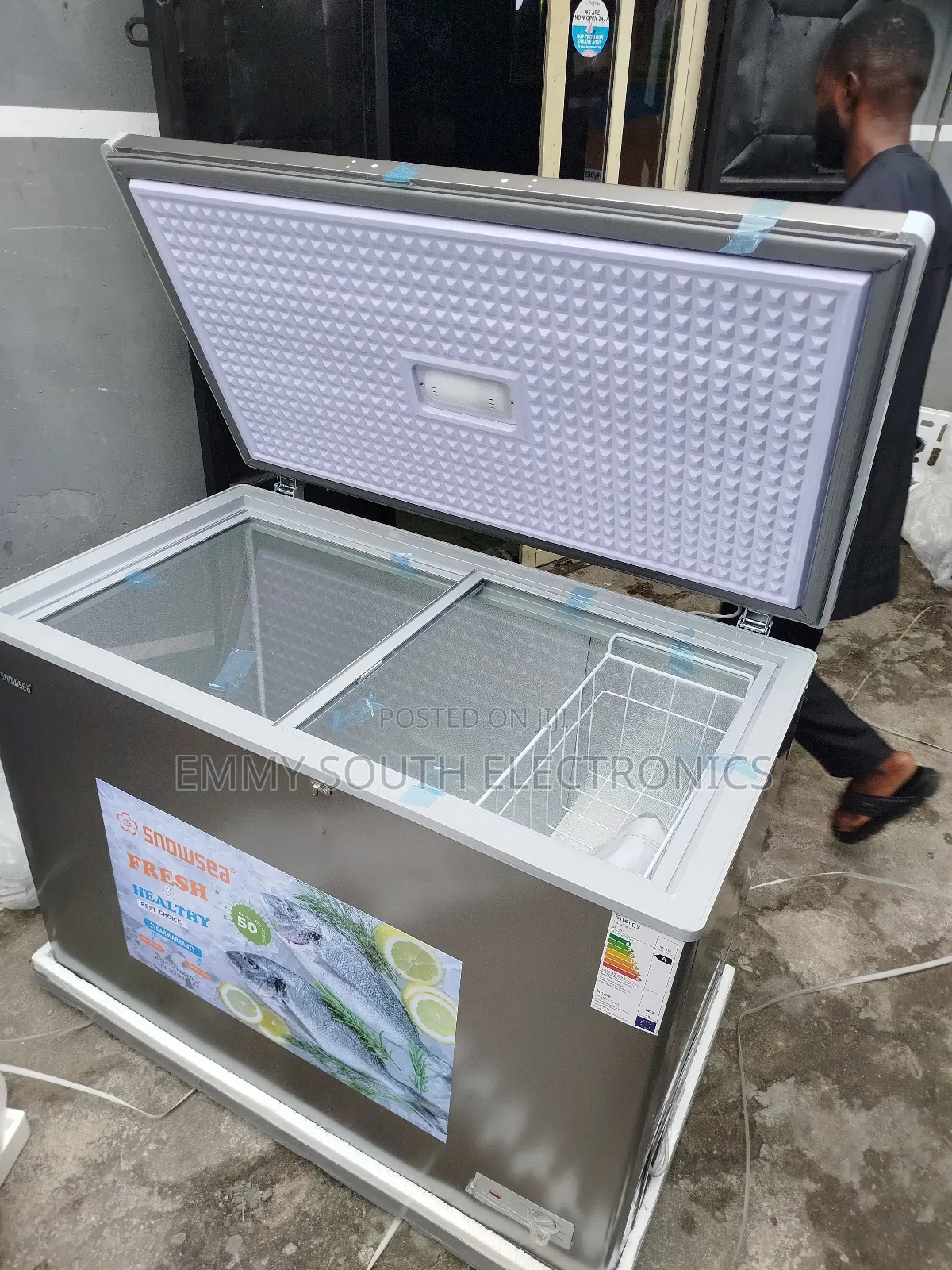 Snowsea Chest Deep Freezer  Energy Saving 300 L