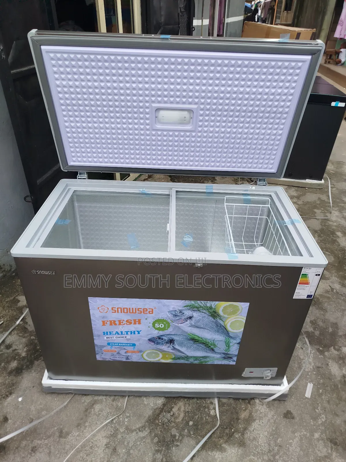 Snowsea Chest Deep Freezer  Energy Saving 300 L