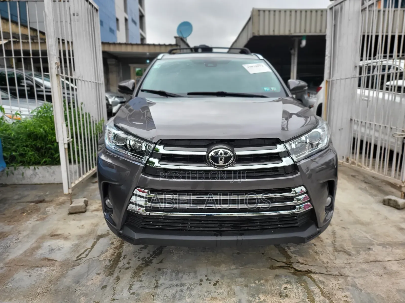 Toyota Highlander Limited 4x4 V6 (3.5L 6cyl 8A) 2017 Gray