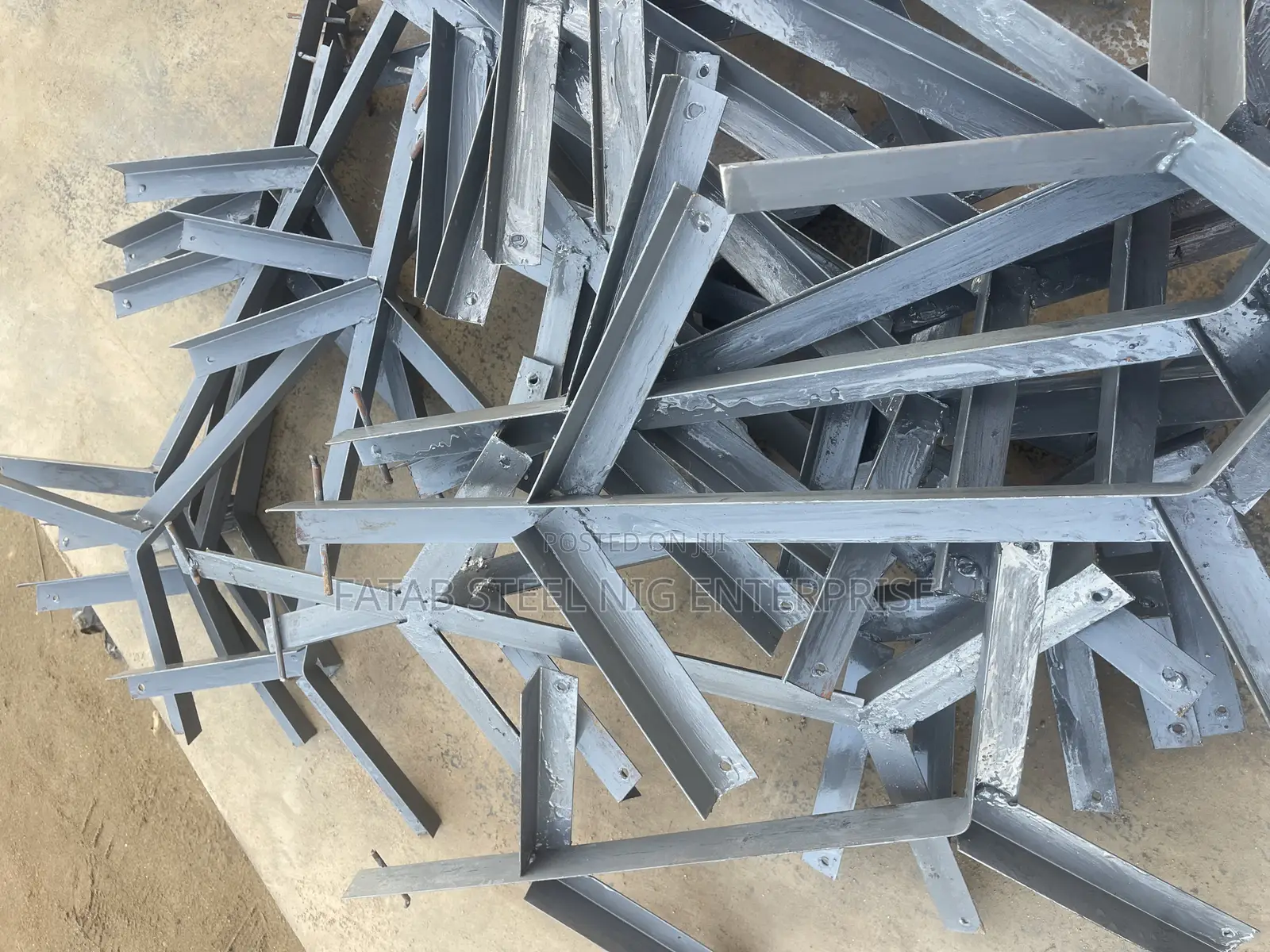 Anti Rust Galvanize With High Fence Y Hanger