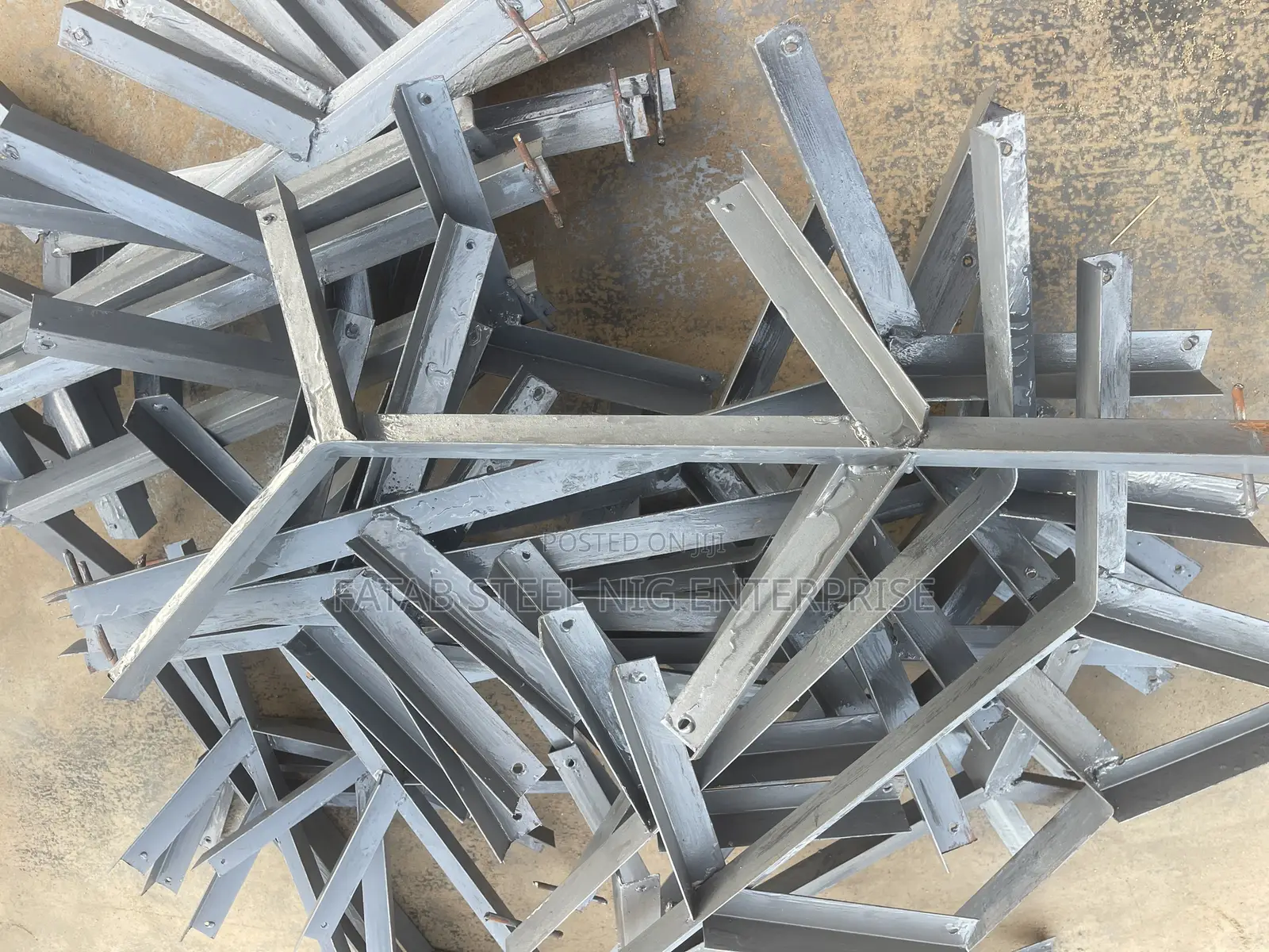 Anti Rust Galvanize With High Fence Y Hanger