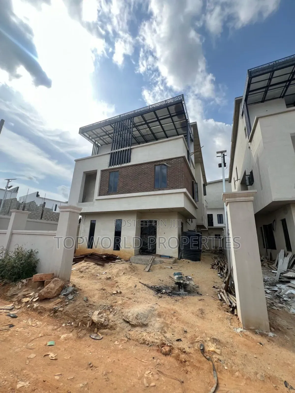 5bdrm Duplex in Ikeja Gra for sale