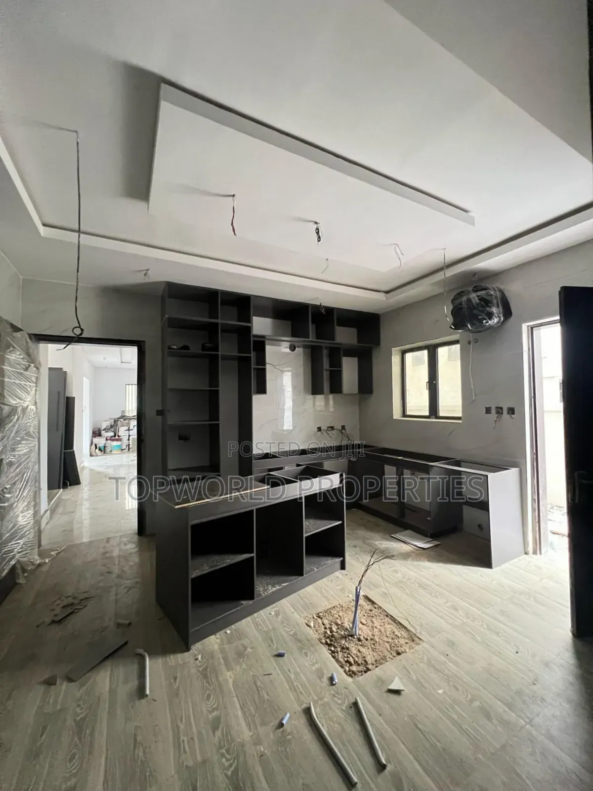 5bdrm Duplex in Ikeja Gra for sale