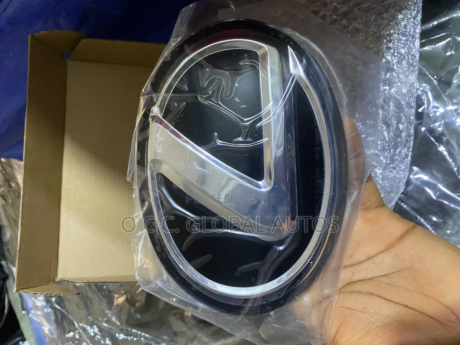 Front Grill Logo With Light For Lexus Gs 300, 2005 Model