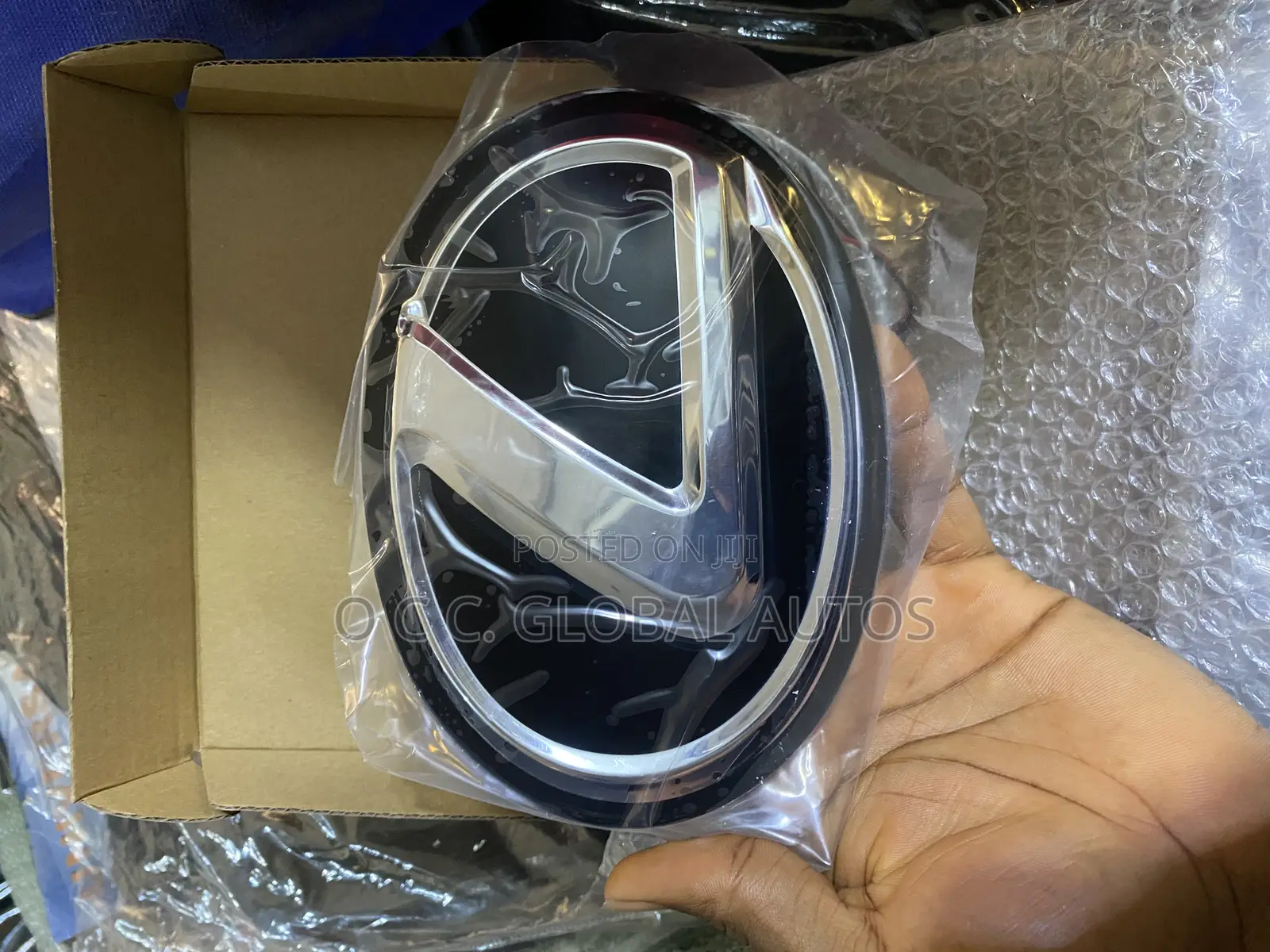 Front Grill Logo With Light For Lexus Gs 300, 2005 Model