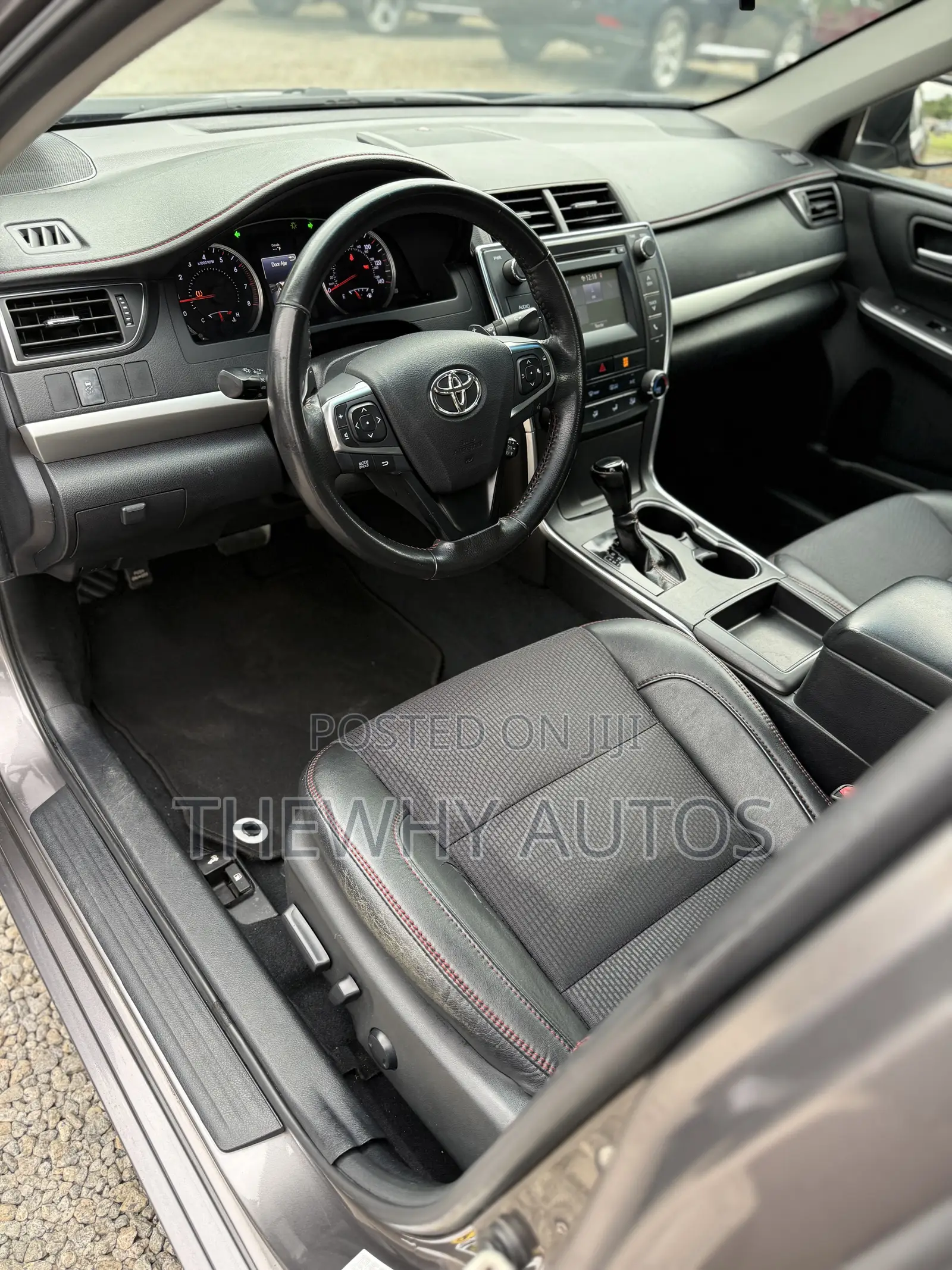 Toyota Camry SE 4dr Sedan (2.5L 4cyl 6A) 2017 Gray