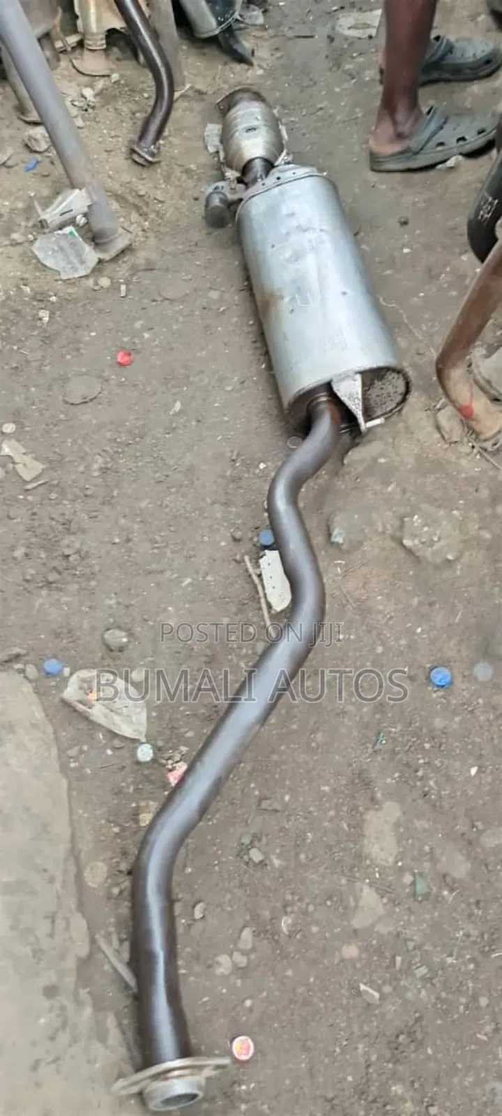 Complete Center Exhaust Pot With Catalyst for Lexus Rx300