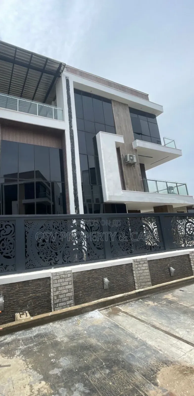 Furnished 6bdrm Duplex in Guzape District for sale