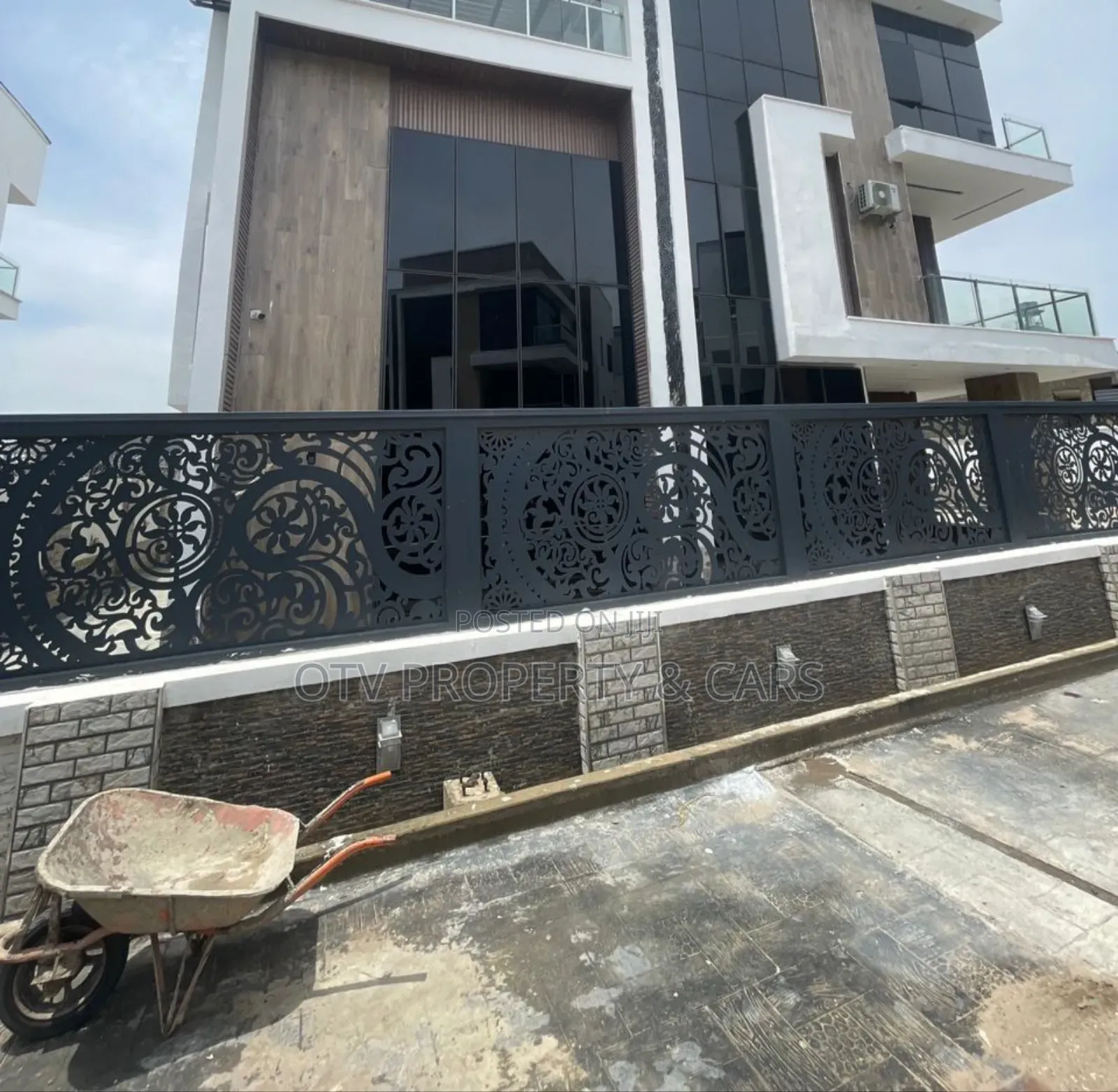 Furnished 6bdrm Duplex in Guzape District for sale