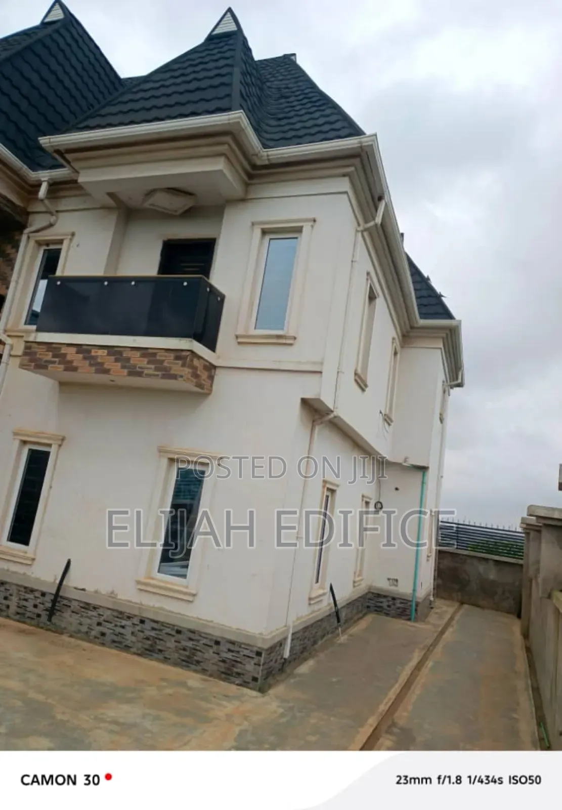 Furnished 5bdrm Duplex in Ikola, Ifako-Ijaiye for sale
