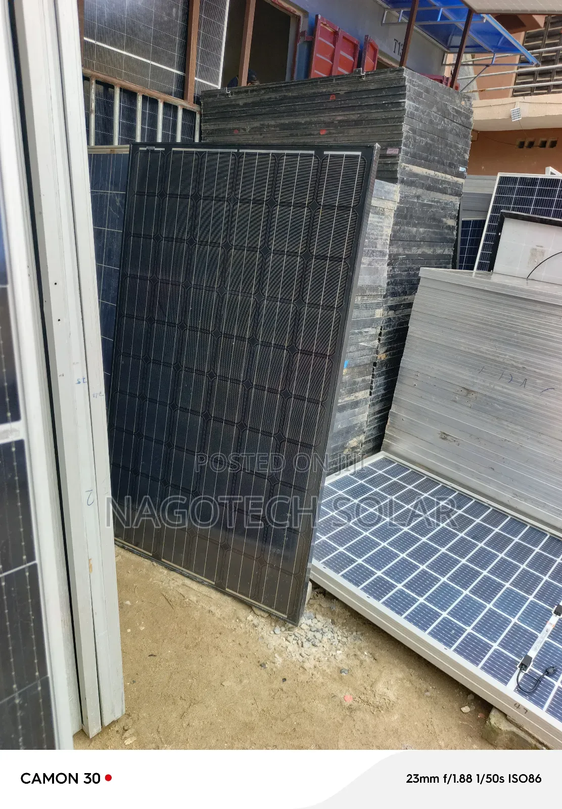 500watts All Black Jinko Solar, Mono Facial