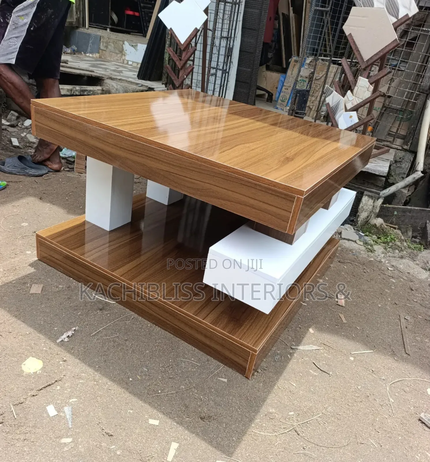 Center Table 004