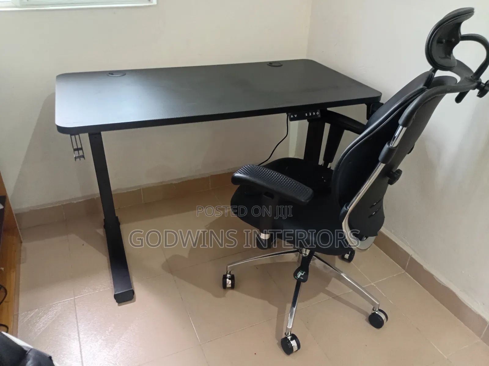 Electrical Adjustable Desk With Office Kidney Chair