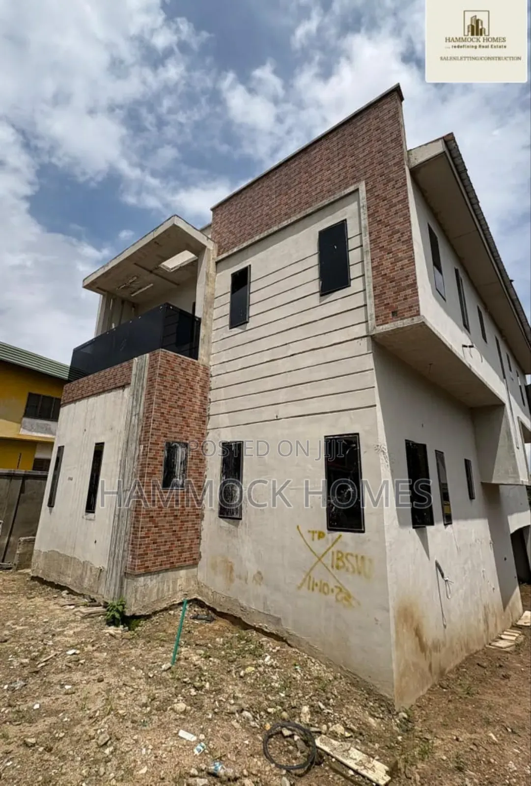 4bdrm Duplex in Palm Garden Estate for sale