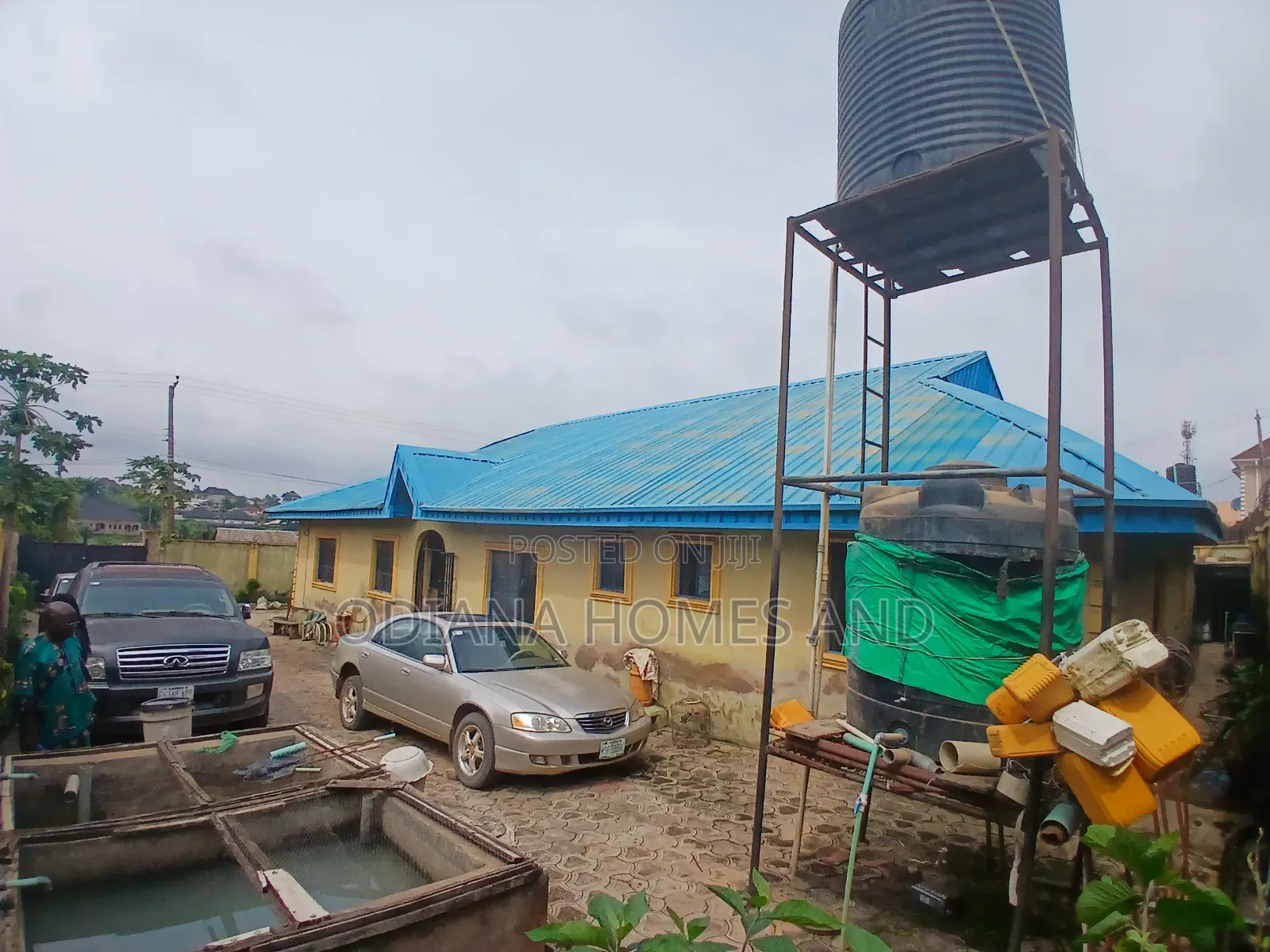4bdrm Bungalow in Library Academy Road, Akala Express for sale
