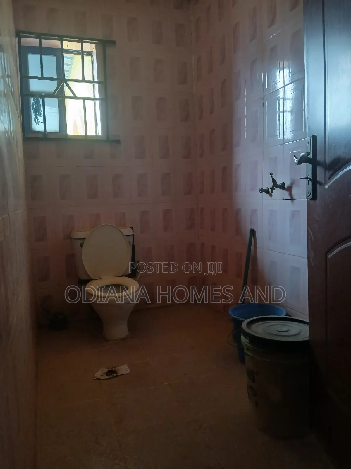 4bdrm Bungalow in Library Academy Road, Akala Express for sale