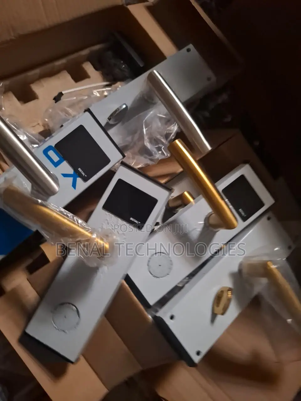 Lock in Comfort – Hotel Card Locks With Free Software
