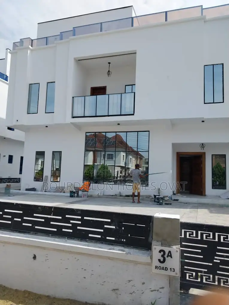 5bdrm Duplex in Lekki for sale