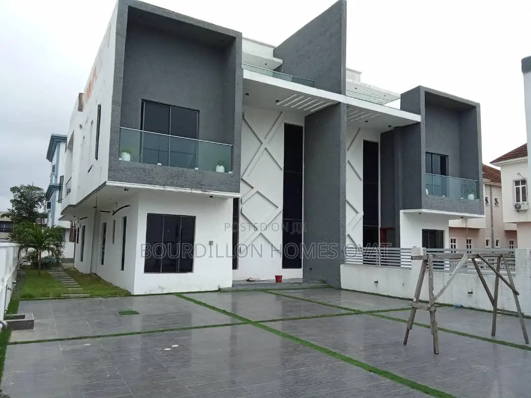 5bdrm Duplex in Lekki for sale
