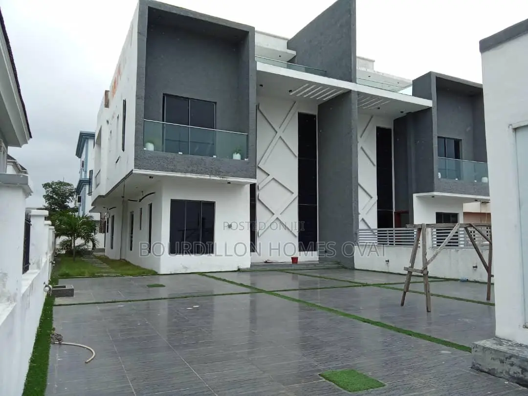 5bdrm Duplex in Lekki for sale