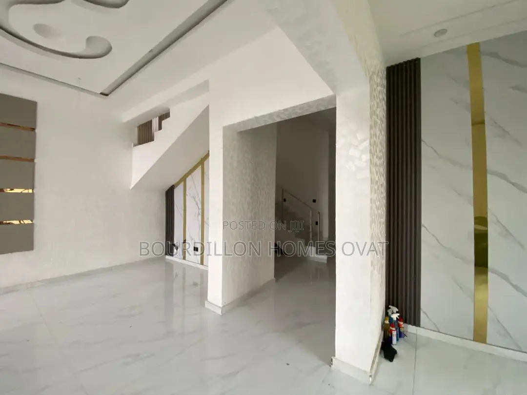5bdrm Duplex in Lekki for sale