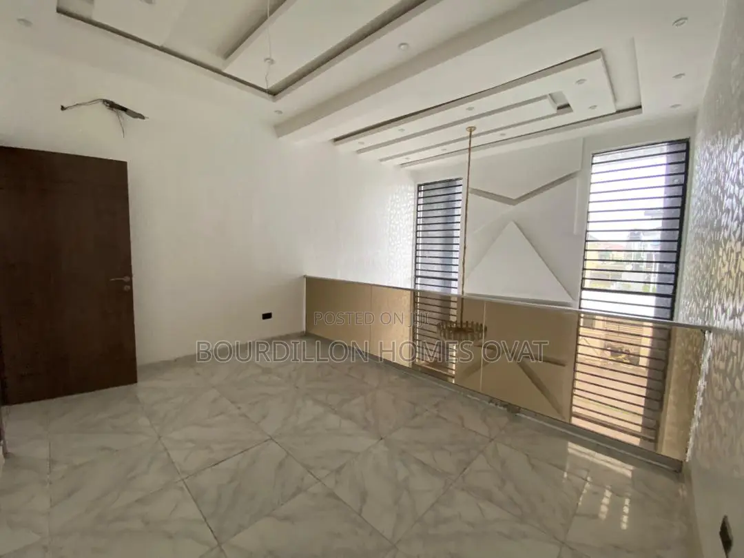 5bdrm Duplex in Lekki for sale