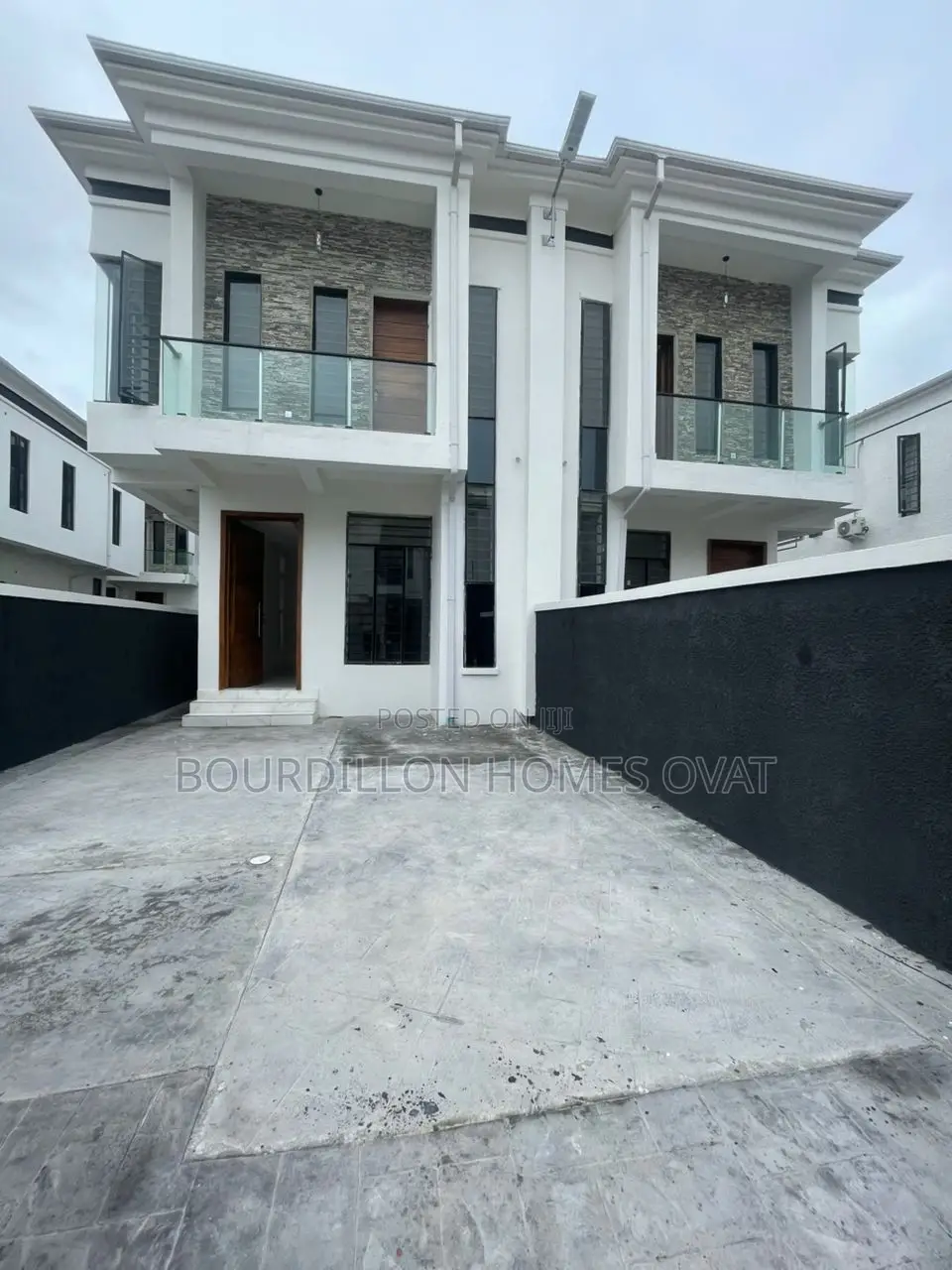 4bdrm Duplex in Ikota for rent