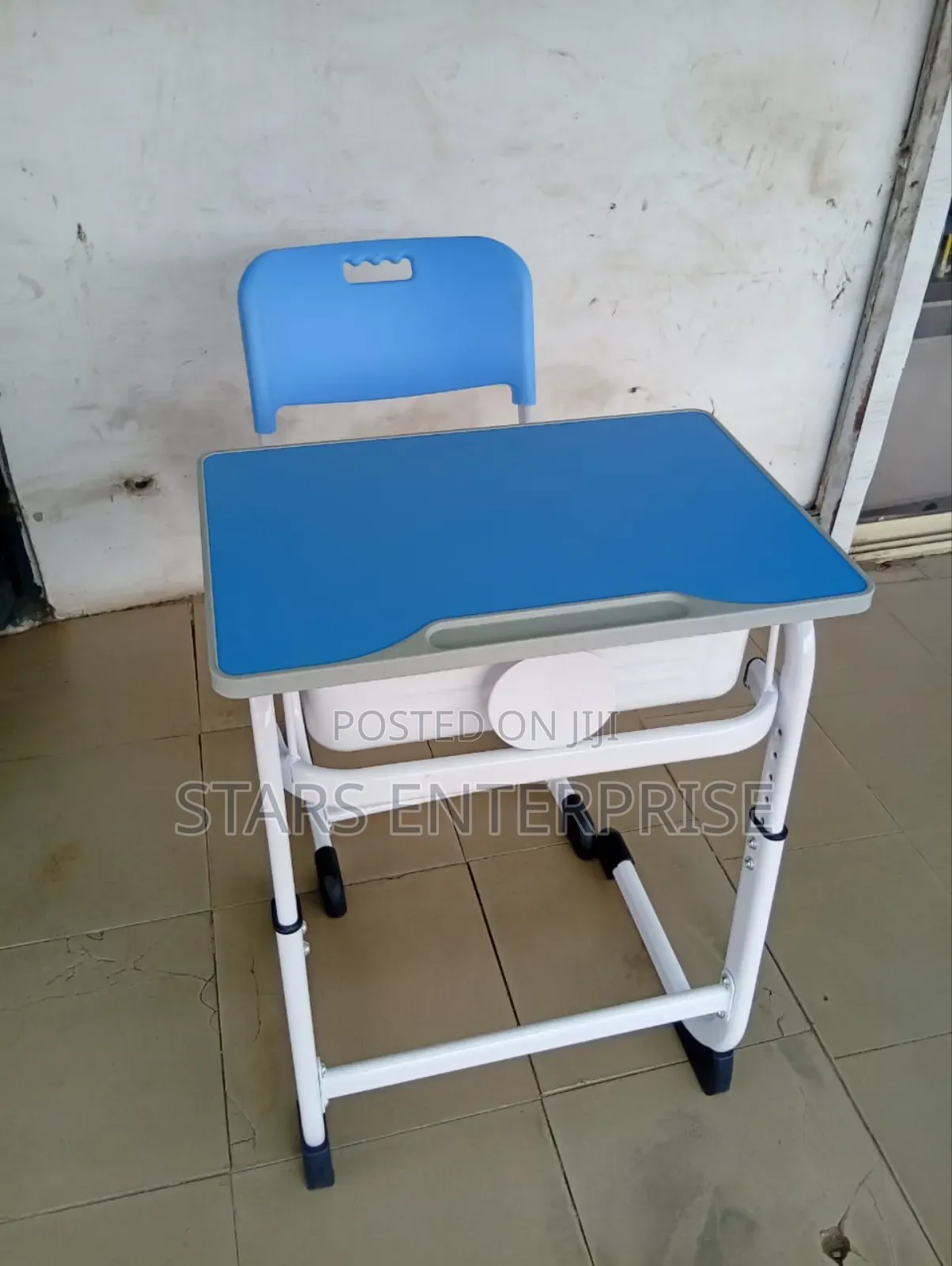 School Desk / Dynamic Desk