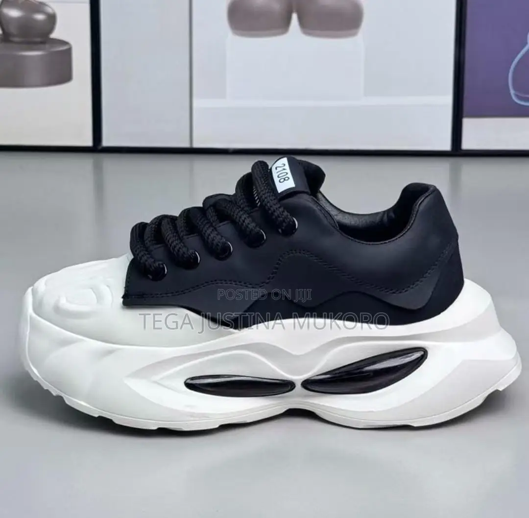 Latest Fashion Quality Unisex Sneakers