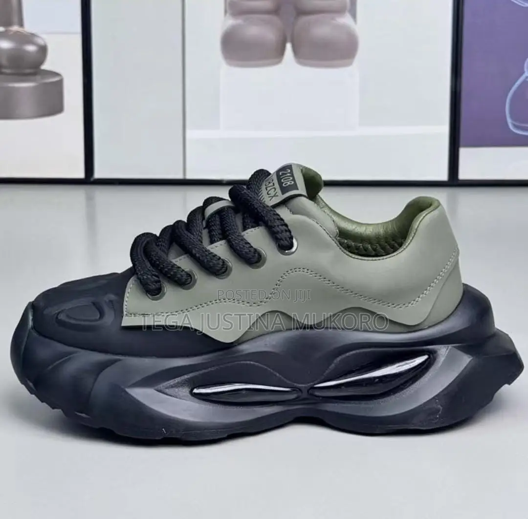 Latest Fashion Quality Unisex Sneakers