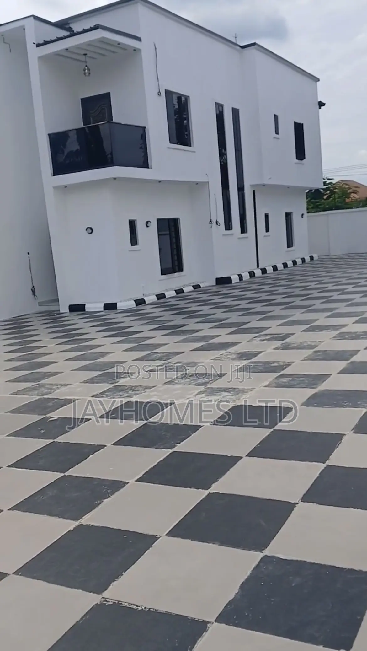 4bdrm Duplex in Gra Asaba, Oshimili South for sale