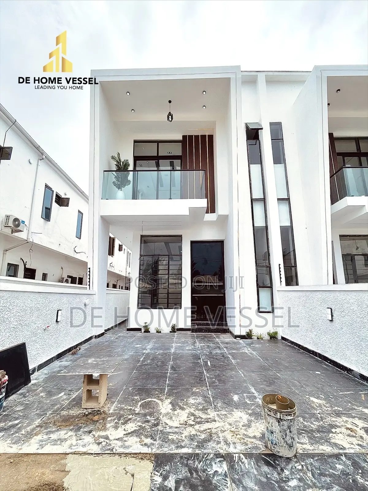 4bdrm Duplex in Ikota for sale