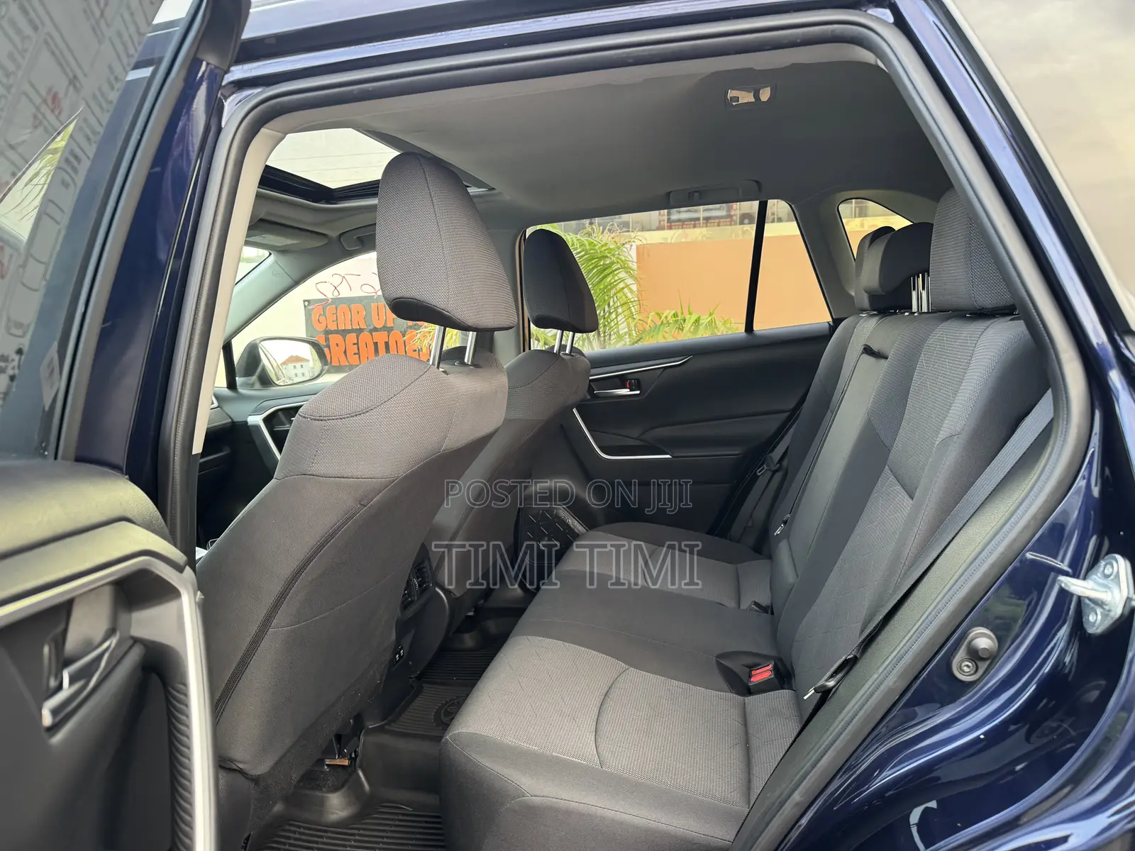Toyota RAV4 XLE AWD 2020 Blue