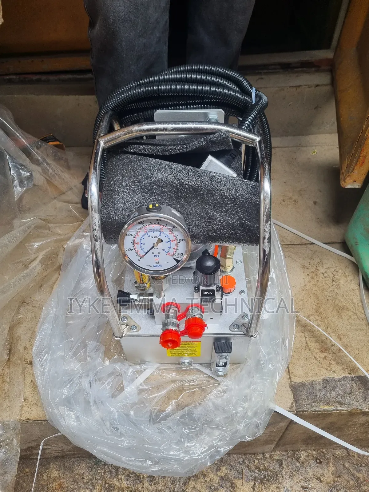 Hibosion Hydraulic Air / Pneumatic Torque Wrench Pump