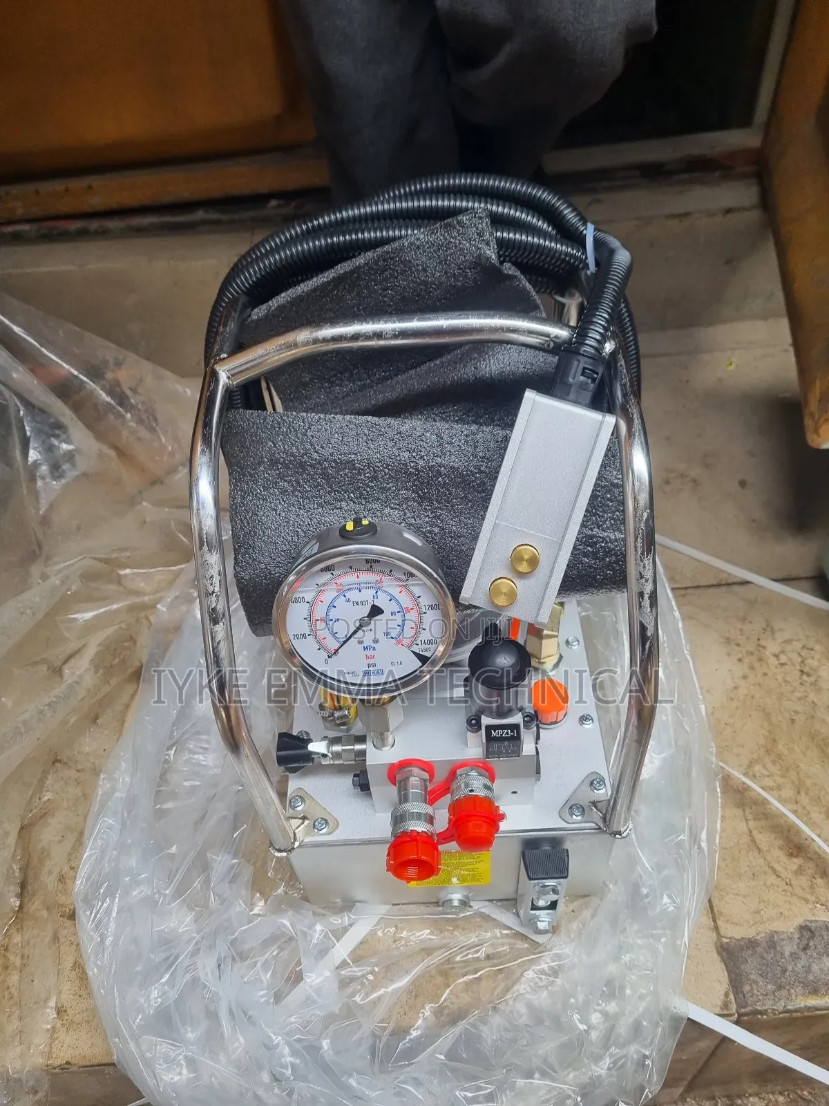 Hibosion Hydraulic Air / Pneumatic Torque Wrench Pump