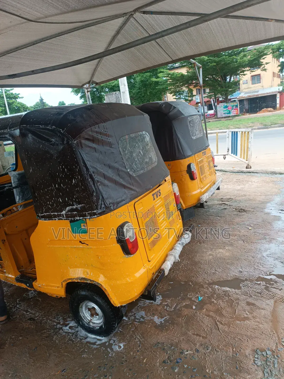 TVS King Cargo 2023 Yellow